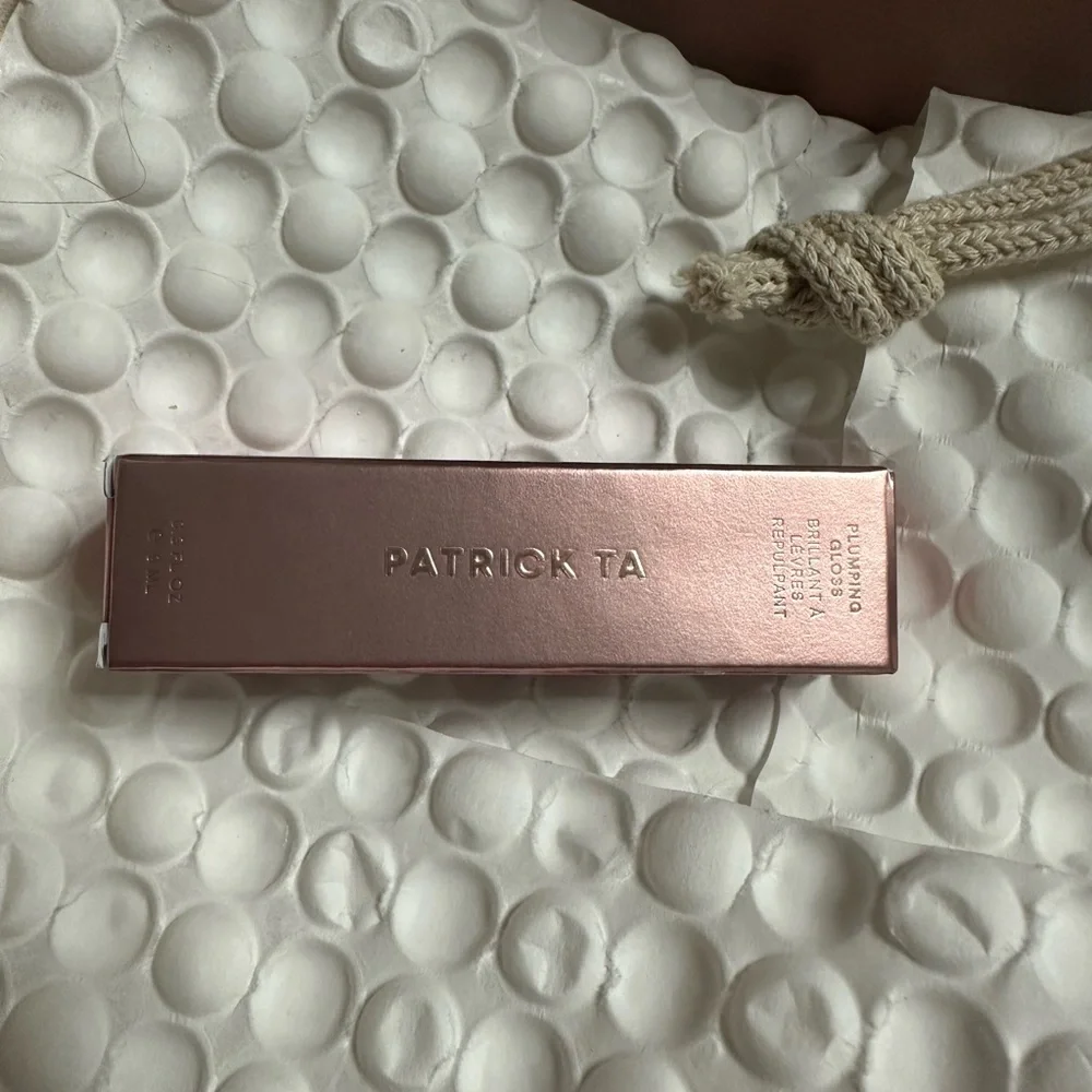 Major Volume Plumping Lip Gloss - 2 CC's (Pink Sheer)